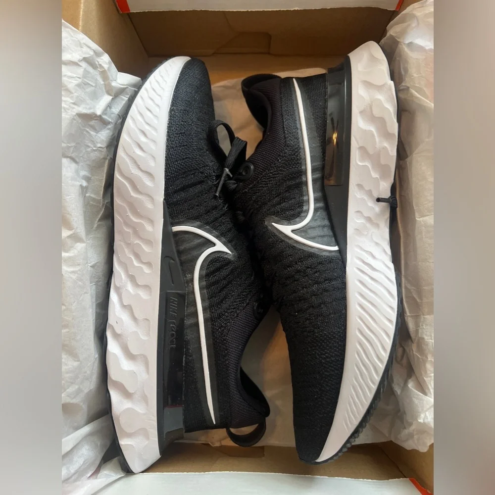Nike Black White Running Shoes